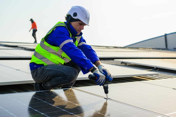 Guide sur l'installation de panneaux solaires pour une entreprise